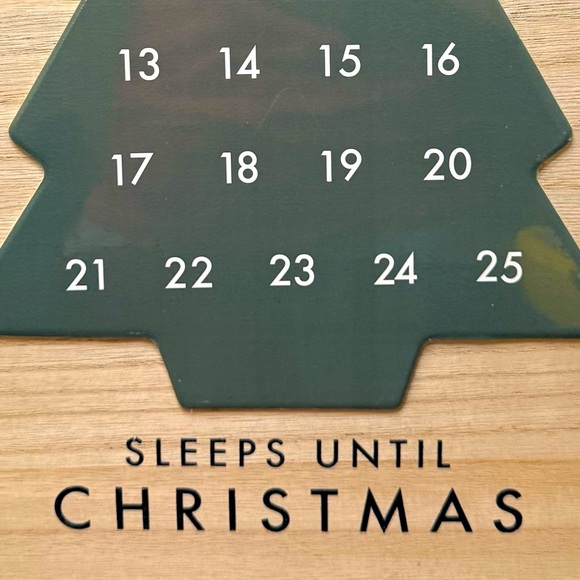 NWT Target Bullseye Playground Magnetic Advent Christmas Countdown Wood Sign - Picture 2 of 4